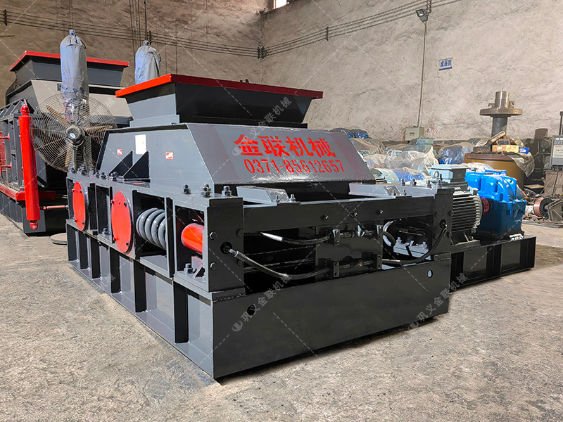 2PGC800X900大型雙齒輥破碎機發往山東濟寧破碎石頭